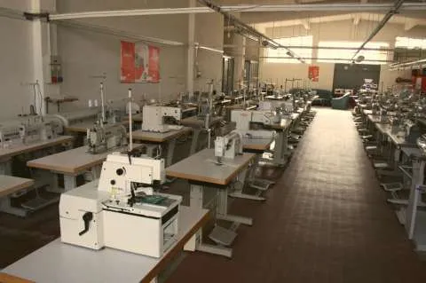 Masini de cusut industriale - Imaginea 3
