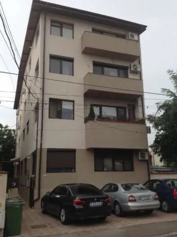 Vand Apartament 3cam zona Jiului Damaroaia - Imaginea 2