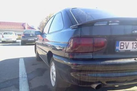 Ford escort, 1996 - Imaginea 2
