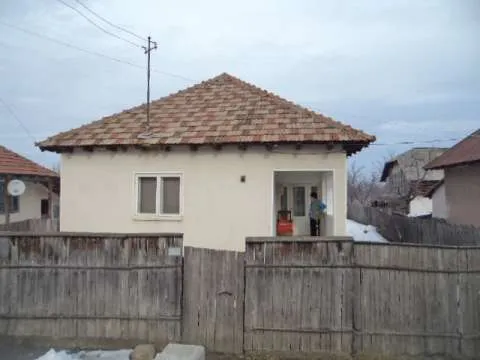 Casa in Targu Ocna, Paraul Boghii, jud BACAU - Imaginea 1