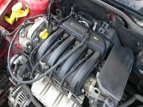 Dezmembrari Renault Megane I 1. 4 16 valve - Imaginea 4