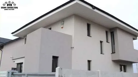 Vanzare vila in comuna Berceni finisaje lux - Imaginea 3