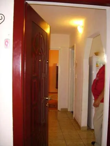 Apartament renovat 2 camere Targu Secuiesc - Imaginea 9