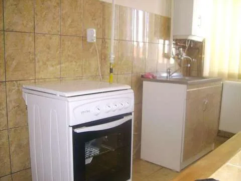 Apartament renovat 2 camere Targu Secuiesc - Imaginea 12