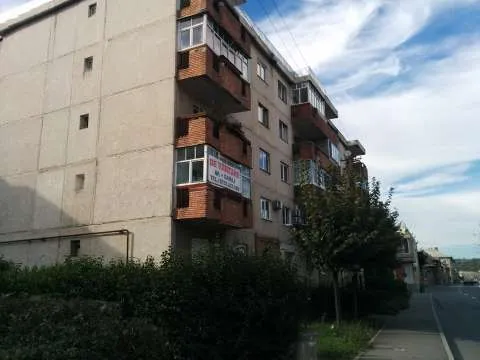 Apartament 3 camere Centru - Imaginea 3