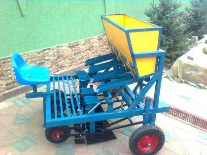 Masina de plantat ceapa pe 4 randuri  - Imaginea 1