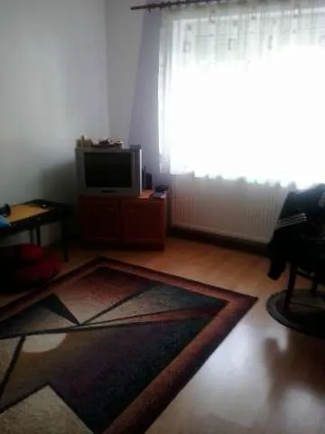 VAND CASA CU GRADINA SI TEREN - Imaginea 8