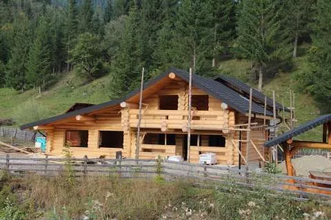 Case si cabane din busteni - Imaginea 8