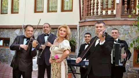 Formatia Simona Tone - Muzica Pentru Evenimente - Imaginea 3