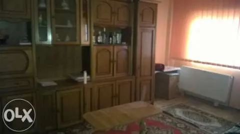 Inchiriez apartament 3 camere Moreni Dambovita - Imaginea 2