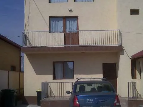 inchiriez apartament 3 cam in vila - Imaginea 5