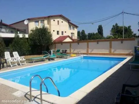inchiriez apartament 3 cam in vila - Imaginea 7