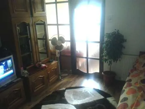 Vand Garsoniera, etaj 1, pret 4500 euro negociabil. - Imaginea 2