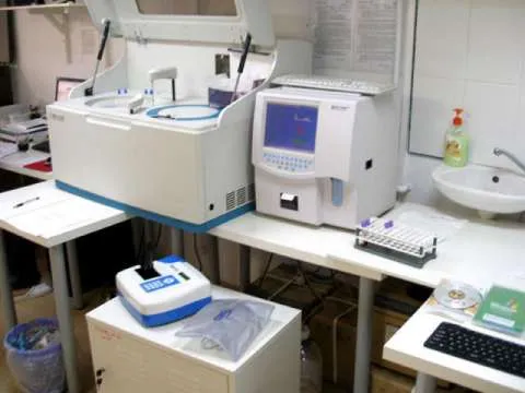 Firma vinde 2 analizoare automate biochimie Mindray BS 220 din 2009 - Imaginea 5