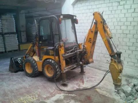 Inchiriere miniexcavator JCB 1CX Bobcat Bucuresti si ilfov, Chitila, Mogosoaia, Otopeni, Buftea, Corbeanca, Voluntari, Tunari. - Imaginea 1