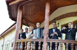 Revino La Traditie Cu Formatia Simona Tone - Muzica Pentru Evenimente 2015-2016