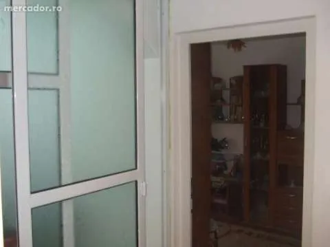 Vand apartament 2 camere Tecuci - Imaginea 8