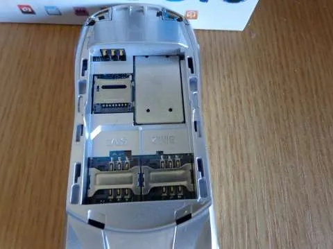 Telefon mobil deosebit Porsche F1 - Imaginea 1