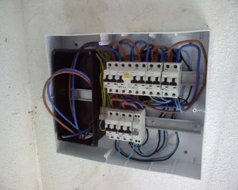 Execut instalatii electrice - Imaginea 1
