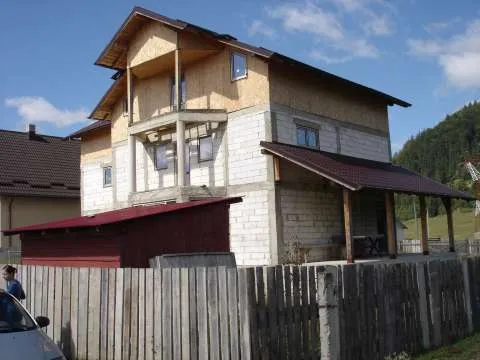 Casa OpÈ›ional Pensiune de vanzare. PreÈ› f avantajos! - Imaginea 2