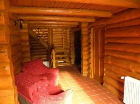 Cazare munte zona Brasov Bran Moiecu Predeal Rasnov Busteni la Cabana Valea Rasnoavei - Imaginea 2