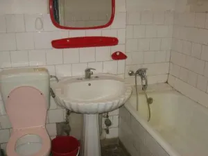 Militari-Lujerului apartament 2 camere decomandat,chirie 200 euro