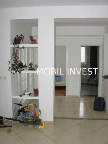 Comuna 1 Decembrie  vanzare vila  5 camere ,pret 135000 euro. - Imaginea 3