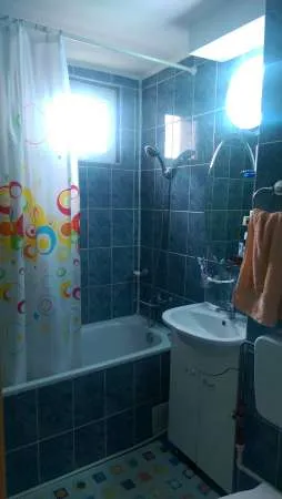 Vand apartament 2 camere ultracentral Onesti - Imaginea 1