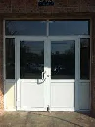 Curatenie in scari de bloc