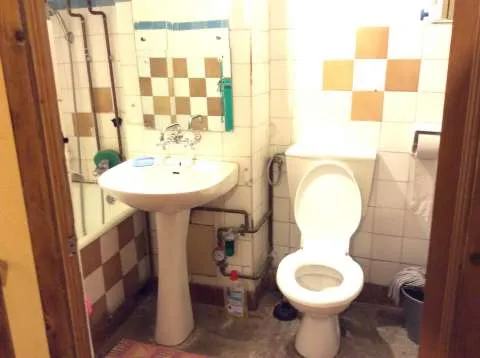 Apartament 3 camere, oras Giurgiu Bloc Pati-Bar, 75 m.p  - Imaginea 1