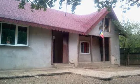 casa langa Bucuresti - Imaginea 2