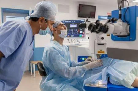 consultatii oftalmologice cu medicii clinicii,,Microchirurgia oghiului'' Academ Feodorov - Imaginea 1