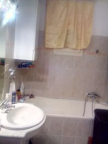 Vand apartament 3 camere, decomandat, complet renovat - Imaginea 6