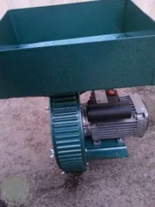 Moara cu ciocanele 500kg/ h ruseasca motor 2. 5kw NOUA