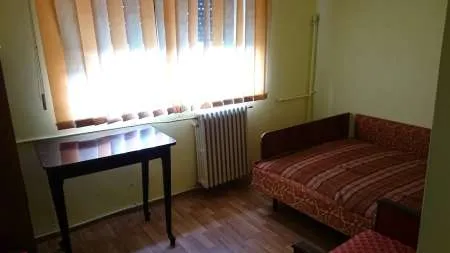 VAND Apartament 2 camere mobilat, decomandat - Imaginea 6