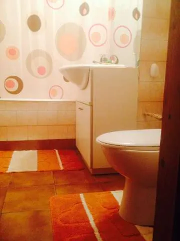 Inchiriez apartament 4/4 stare foarte buna - Imaginea 4