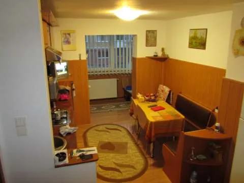 Inchiriez apartament 2 camere - Imaginea 4