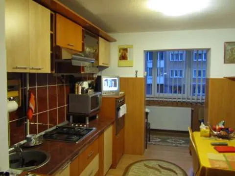 Inchiriez apartament 2 camere - Imaginea 6