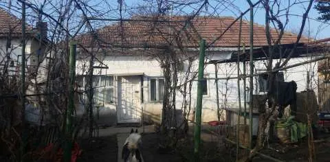 Vand casa 50 mp cu 2900 mp teren,in mun Caracal,jud Olt - Imaginea 3
