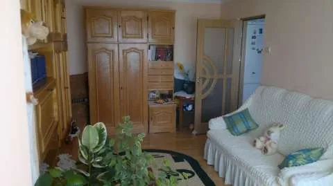 vand aprtament 2 camere si garaj moinesti - Imaginea 5