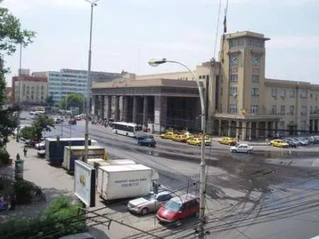 Inchiriez apartament mobilat 2 cam. Gara de Nord - Imaginea 12