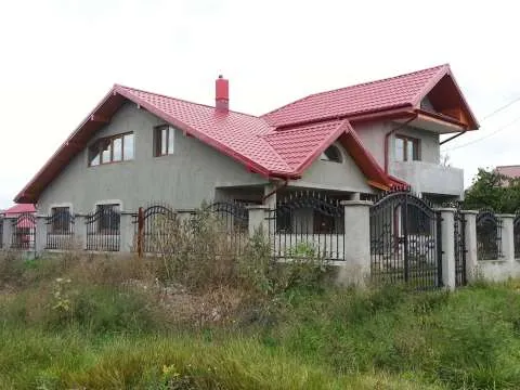 Vila Vaslui - la strada principala, 210 mp utili, P+1+anexe - Imaginea 1