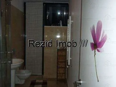 Vand vila P+1 289 mp zona linistita curte spatioasa de 709 mp  - Imaginea 1