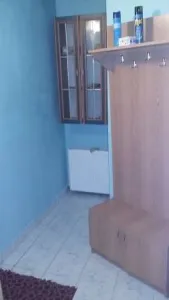 vand  apartament cu o camera in dej