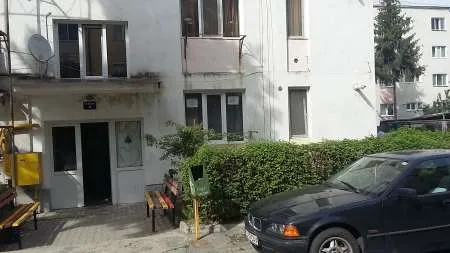 vand  apartament cu o camera in dej - Imaginea 2