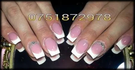 Aplic unghii cu gel Braila - Imaginea 2