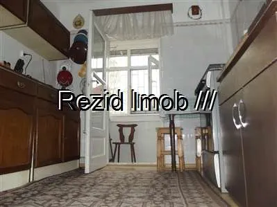 VANZARE APARTAMENT 2 CAMERE DECOMANDAT BUFTEA CENTRU - Imaginea 3