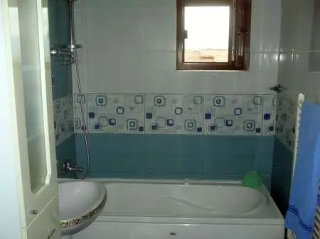 Comanesti, apartament cu 6 camere in zona centrala - Imaginea 6