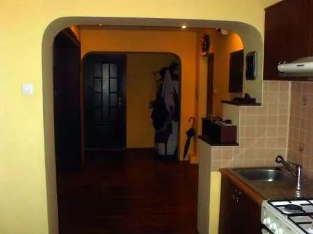 Comanesti, apartament cu 6 camere in zona centrala - Imaginea 7