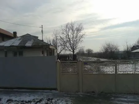 Vand casa cu suprafata mare,cu vad comercial, comuna Movileni, Tecuci - Imaginea 5